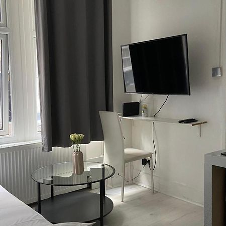 Lovely Ground Floor Miles Apart Appartement Londen Buitenkant foto